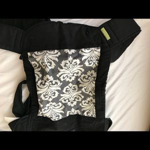 Infantino Sash Mei Tei carrier